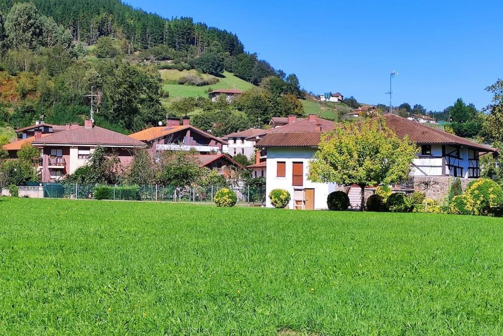 Alojamiento Rural, Jardin, A 25 Minutos De Bilbao, Parking Gratuito Arantzazu Exterior photo